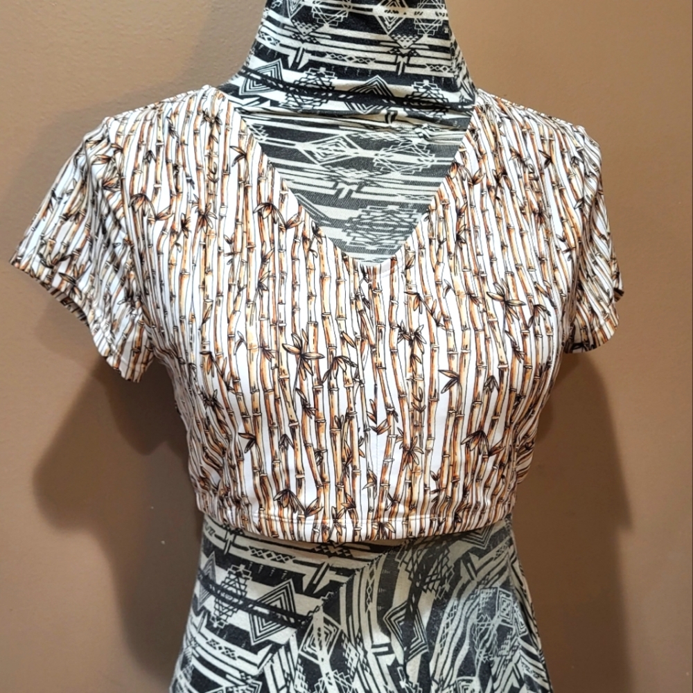 Mott50 Clara swim vneck crop top Size M *3/$30 Sale*